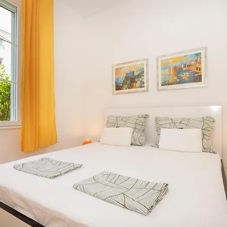 Guest House Cinema Close To Port Dubrovnik Exterior photo