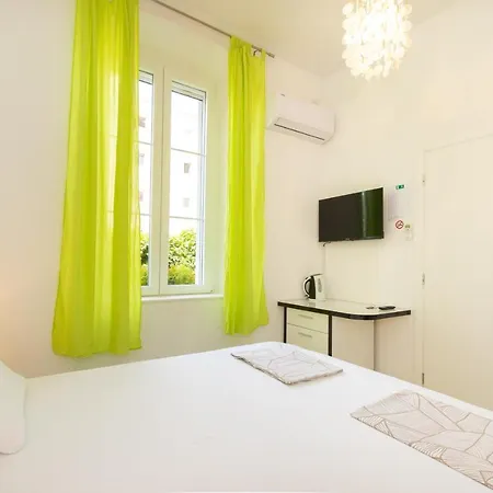 Guest House Cinema Close To Port Dubrovnik Exterior photo