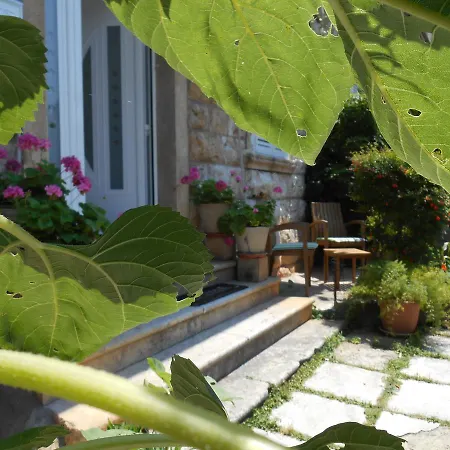 Guest House Cinema Close To Port Dubrovnik Exterior photo