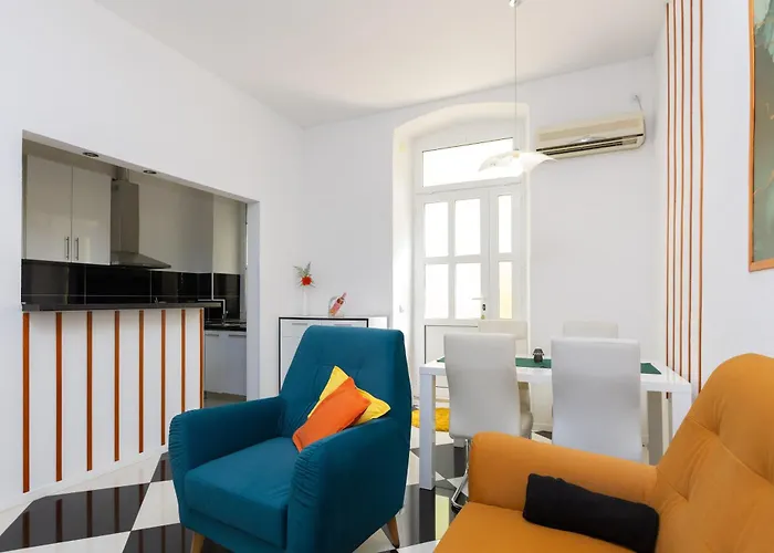 Guest House Cinema Close To Port