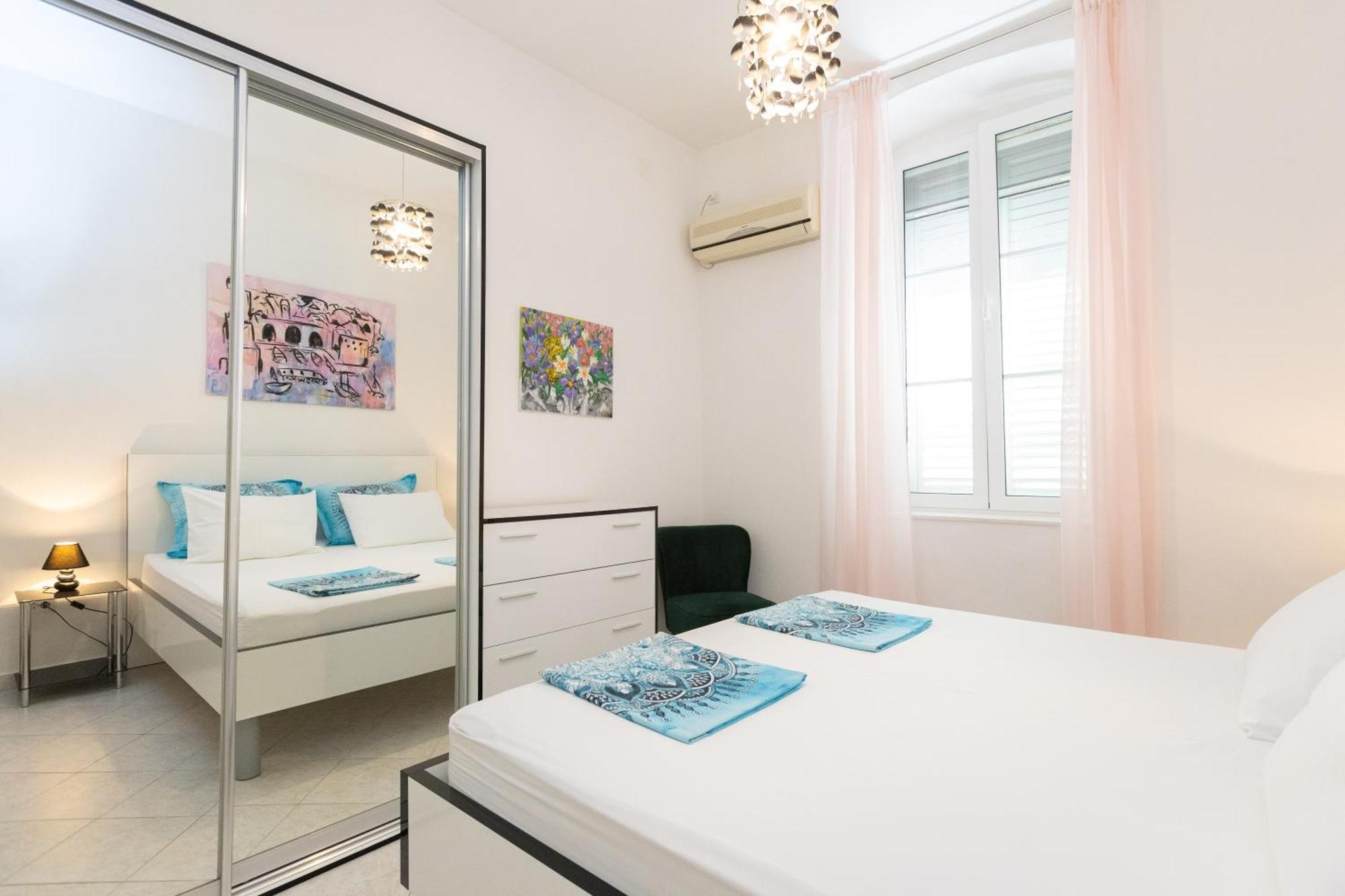 Apartament Cinema Close To Port